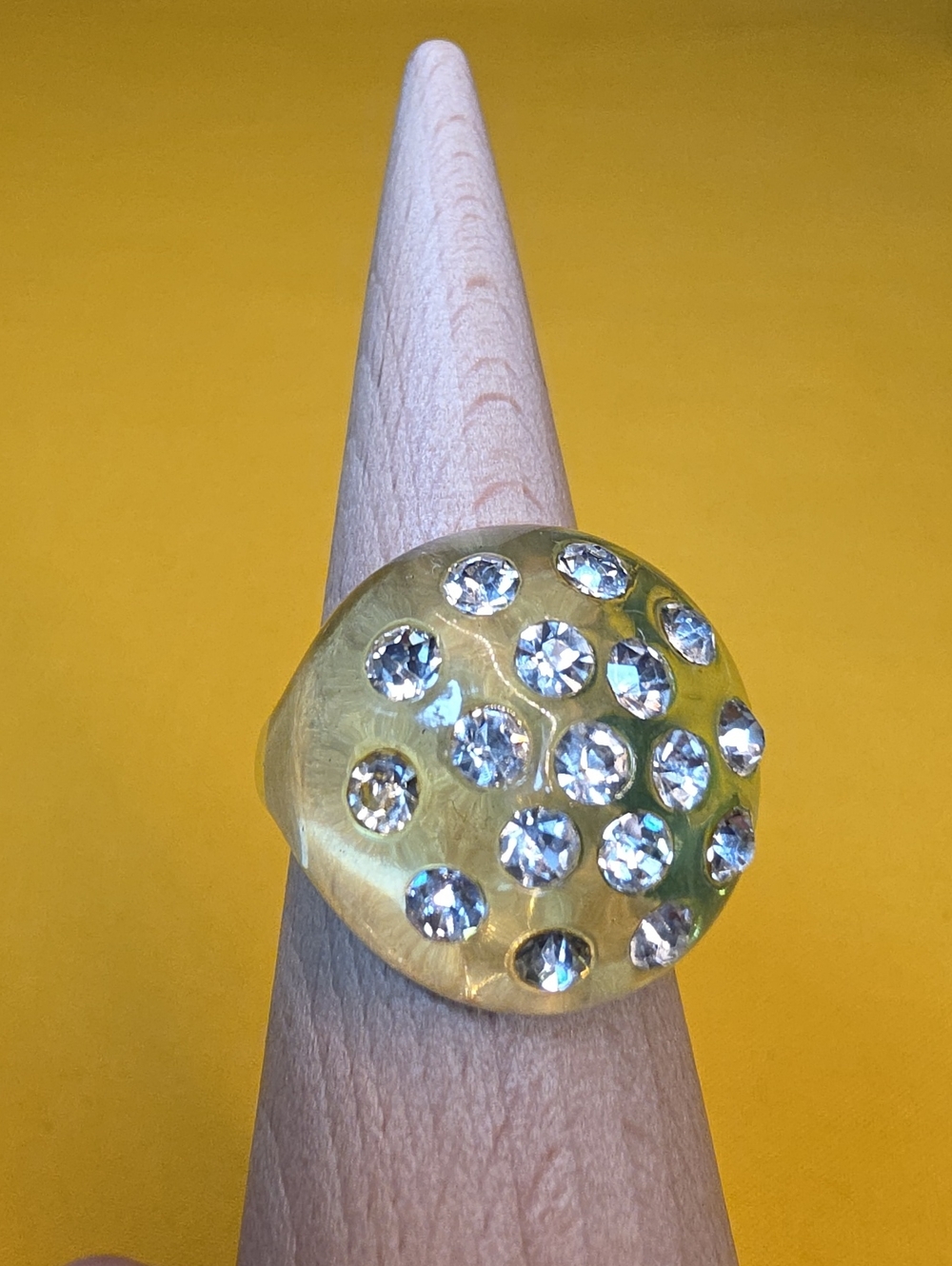 Vintage Lucite & Rhinestone Dome Ring ▪︎ AS: 7.25-7.50 ▪︎ Fun & Funky!